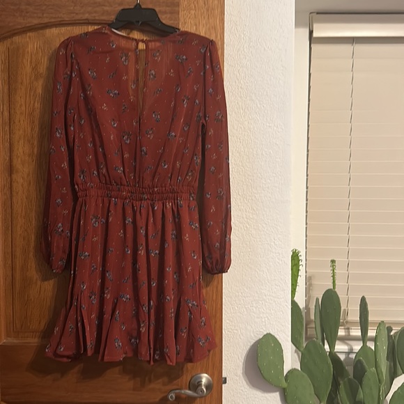 Burgundy Floral Dress - Picture 4 of 5